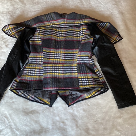 EUC New York YOKI Outerwear Collection Plaid Jacket with Faux Leather Sleeves - Picture 6 of 15